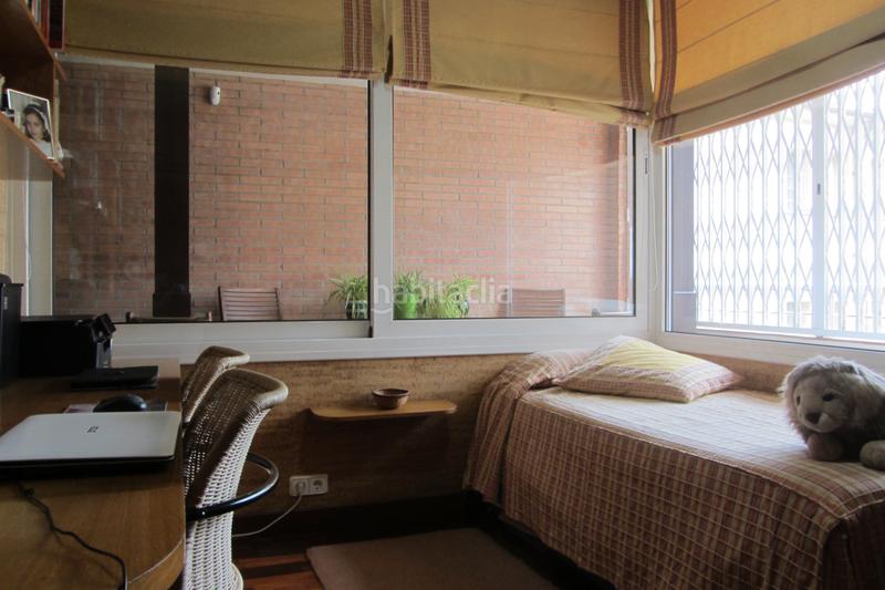 Foto 292f5ee7-3e8b-49cb-864a-cdd0af544968. Flat with fireplace heating parking in Eixample Nord Girona