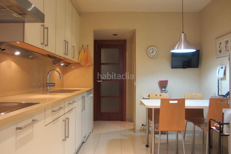 Foto 947a4d74-cb26-490c-ba1e-19354cce1d76. Flat with fireplace heating parking in Eixample Nord Girona