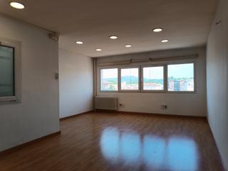 Miete Büro  Carrer de santa eugènia. Oficina al centre de girona
