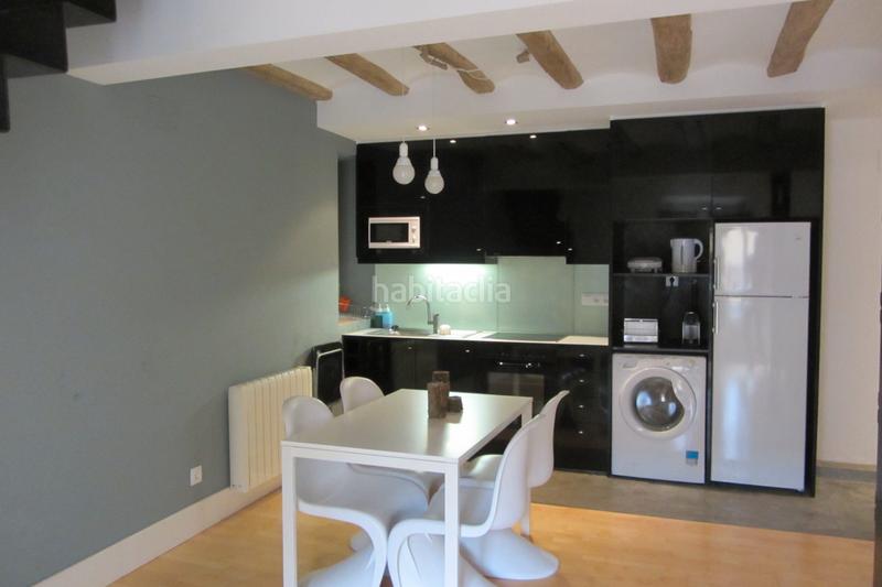 Foto 125a83ac-3419-4f81-9f7d-fccc281e1096. Dúplex  al barri vell amb plaça d'aparcament en Girona