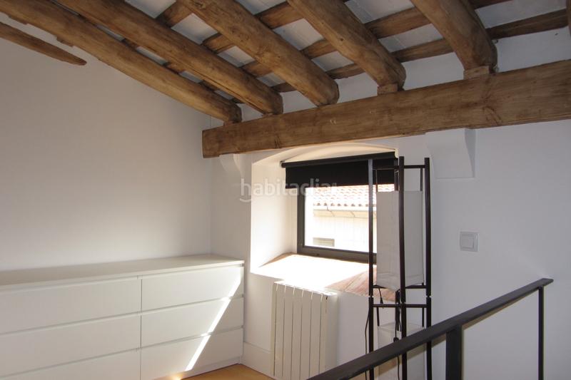 Foto 534bccb2-3c26-46b1-9651-4b5dd3e27606. Dúplex  al barri vell amb plaça d'aparcament en Girona