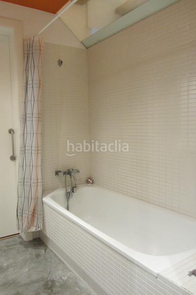 Foto 71096e48-07ce-48a4-810e-e12655e232a8. Dúplex  al barri vell amb plaça d'aparcament en Girona