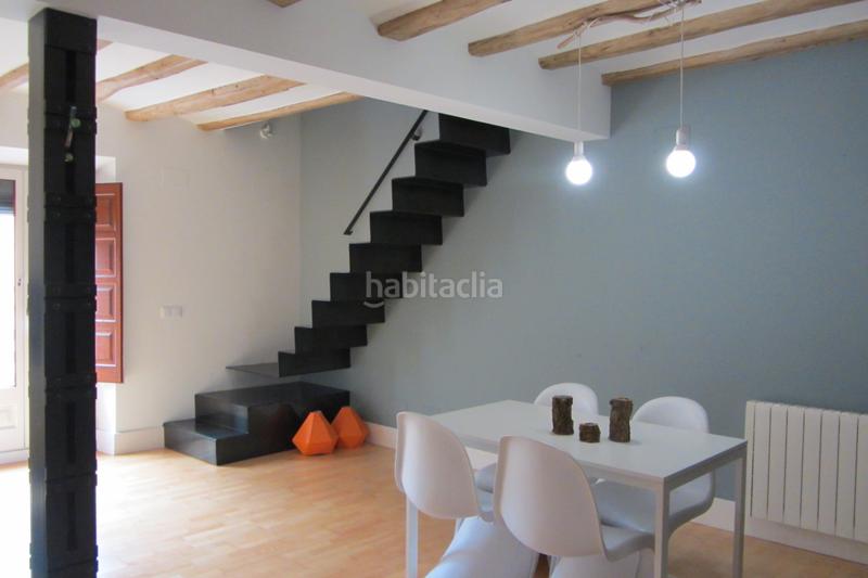 Foto da16e1eb-8b06-487e-a8ec-7785315b5efc. Dúplex  al barri vell amb plaça d'aparcament en Girona