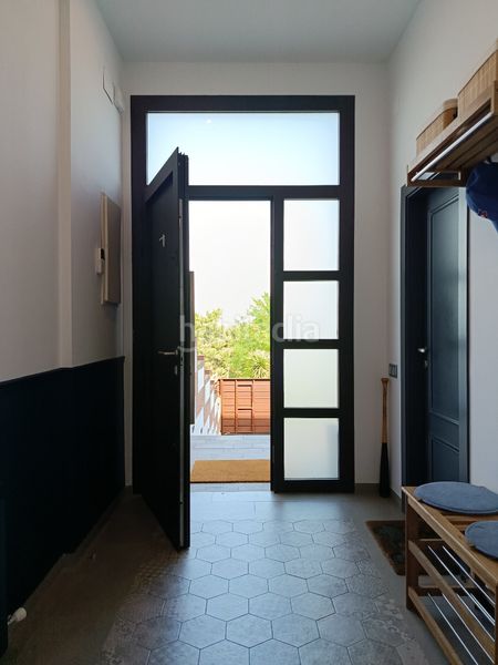 Foto 2a18a868-fe9b-4b8d-81e6-d9cdcdc91ef3. Casa adossada amb xemeneia calefacció aparcament piscina a Girona