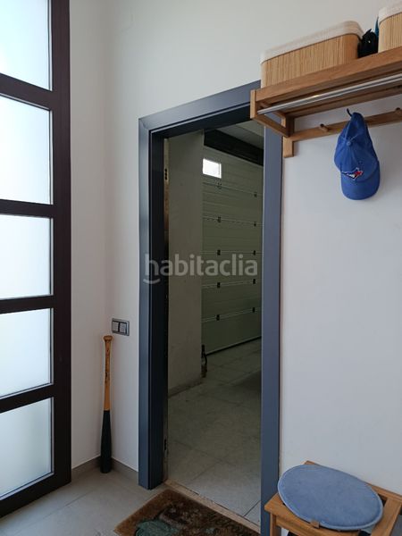 Foto 46fa361b-2d92-490b-a048-2d30a053dfba. Casa adossada amb xemeneia calefacció aparcament piscina a Girona