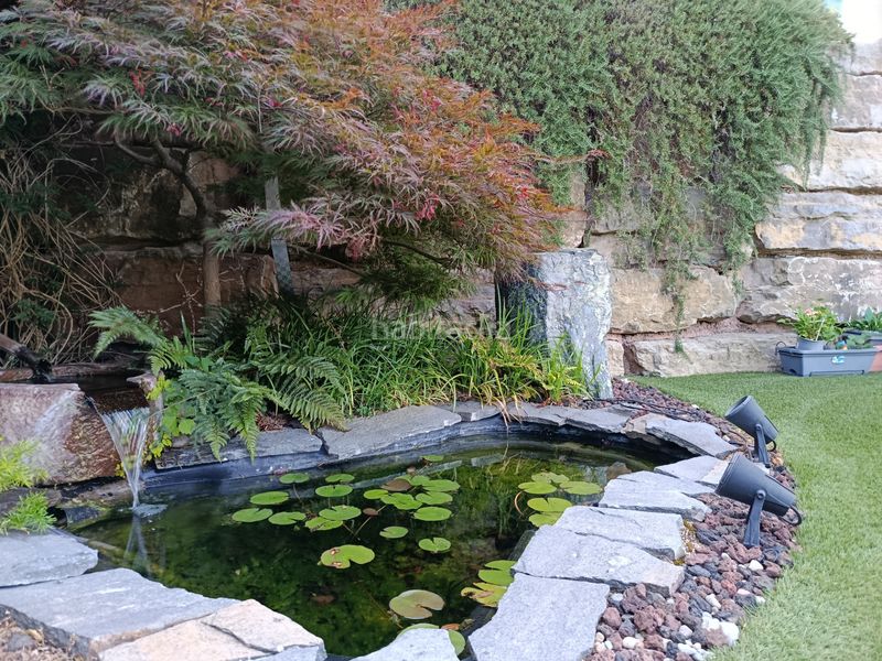 Foto 65b8251c-42ef-472d-b8e1-5c3991e14b6c. Casa adossada amb xemeneia calefacció aparcament piscina a Girona