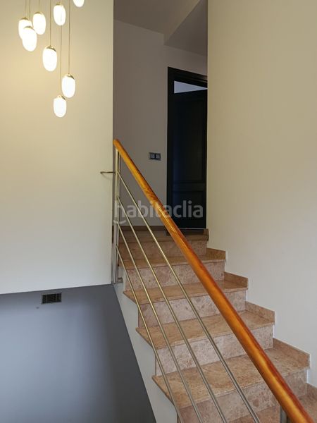 Foto e7d45d1b-46d0-4033-8432-0c393d980bed. Casa adossada amb xemeneia calefacció aparcament piscina a Girona