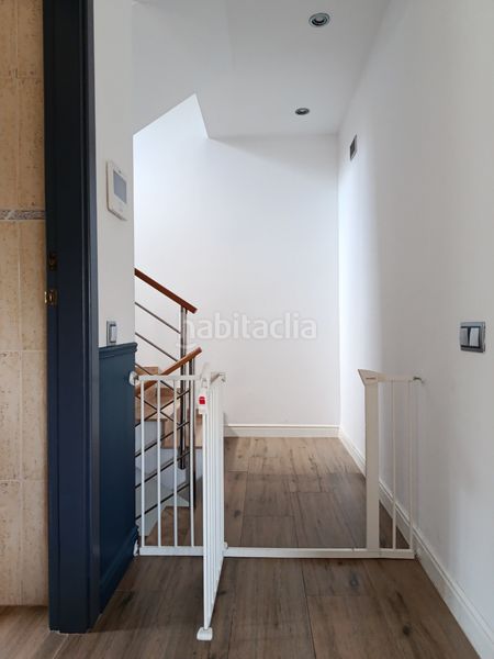 Foto ff689e10-f606-4c56-8ac7-5df6ec316c5e. Casa adossada amb xemeneia calefacció aparcament piscina a Girona