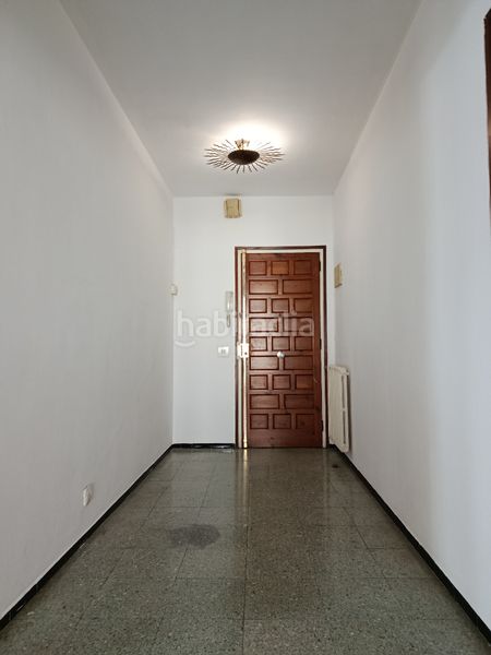 Foto 03a440a6-1506-48c5-9d25-bd72189566eb. Pis amb xemeneia calefacció aparcament a Sant Narcis Girona