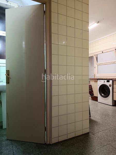 Foto 3b176f7e-e918-48b0-8d8b-3b0838f9992c. Pis amb xemeneia calefacció aparcament a Sant Narcis Girona