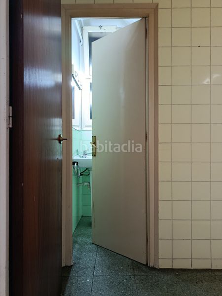 Foto 3fb87fe6-a97d-46ee-b29c-0aba5c1488eb. Pis amb xemeneia calefacció aparcament a Sant Narcis Girona