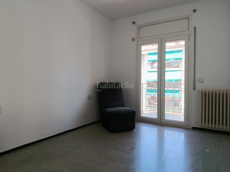Foto 57f64cce-6877-46cd-ad01-2da63049441b. Pis amb xemeneia calefacció aparcament a Sant Narcis Girona