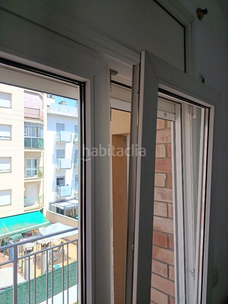 Foto 5c33b688-8961-4633-83a5-d3d60bc4d719. Pis amb xemeneia calefacció aparcament a Sant Narcis Girona