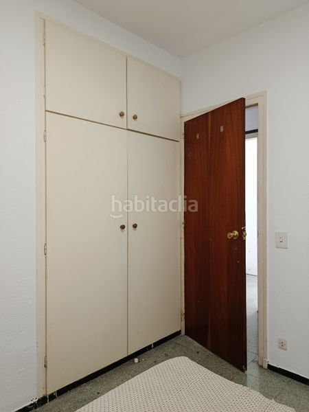 Foto a7739cf6-e16b-45f7-a92d-07d939327217. Pis amb xemeneia calefacció aparcament a Sant Narcis Girona