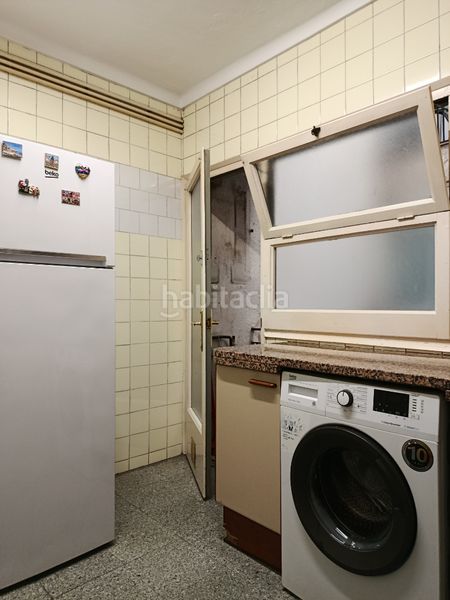 Foto aa38cede-713d-483f-a735-a6d9bba3cd68. Pis amb xemeneia calefacció aparcament a Sant Narcis Girona