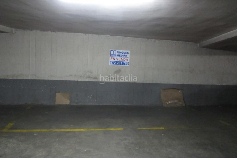 Foto 78ccb4bf-402f-42b0-be61-58724fcce455. Parking coche pàrquing al passeig d'olot en Sant Narcis Girona