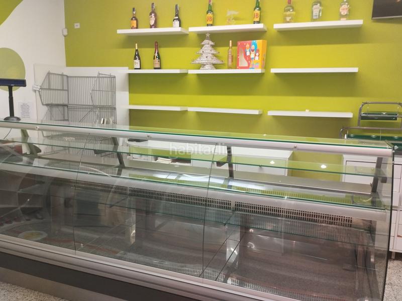 Foto 1e00ae08-2b6f-438b-ae6b-6cfe2b4473e4. Local comercial a Parc Bosc-Castell Figueres