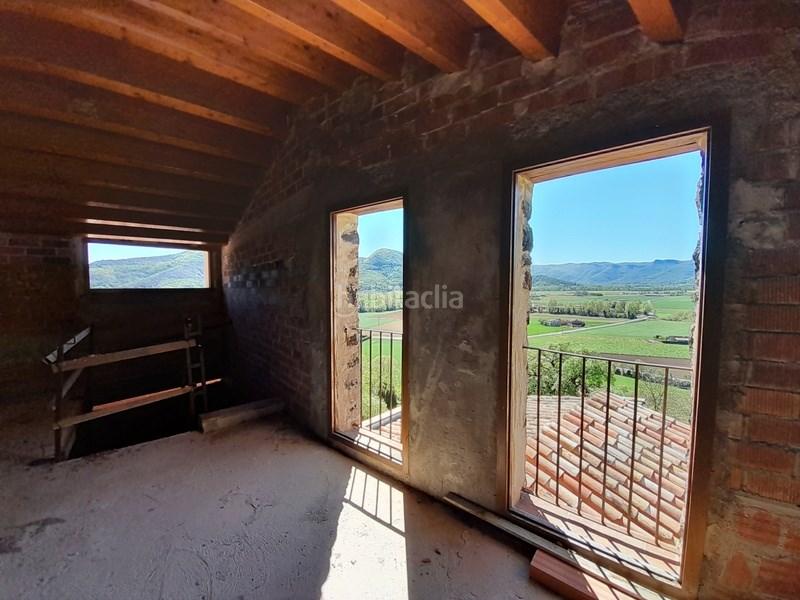 Foto c5ad578b-baee-4495-ad83-0776cda440e5. Masía en Vall d´en Bas (La)