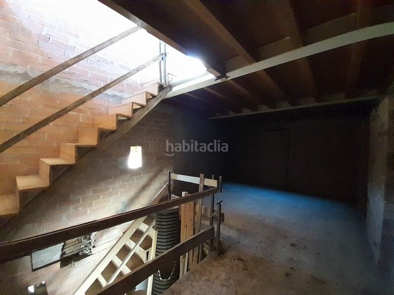Foto f20515a7-d40b-4ecb-baf4-5bcb2affde7c. Masía en Vall d´en Bas (La)