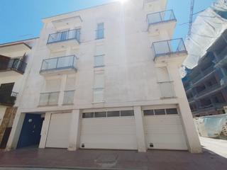 Car parking  Vermell
