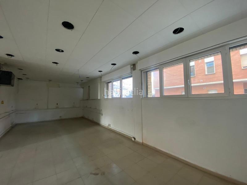 Foto 9a31a6b3-1d2c-478a-8d18-c49230368642. Lloguer local comercial a Eixample Sud-Migdia Girona