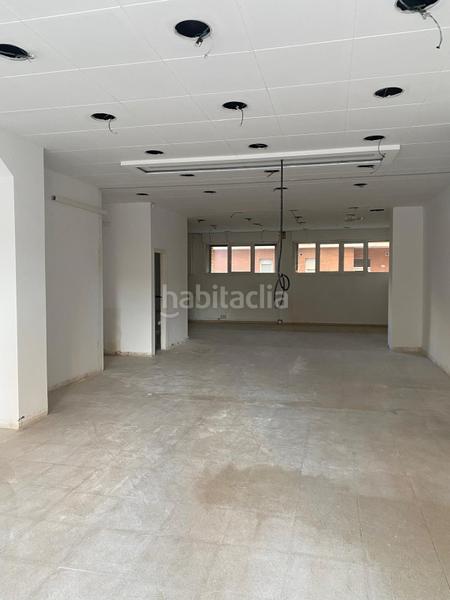 Foto d419da3e-2f25-46b0-8498-d48bfe712f2e. Lloguer local comercial a Eixample Sud-Migdia Girona