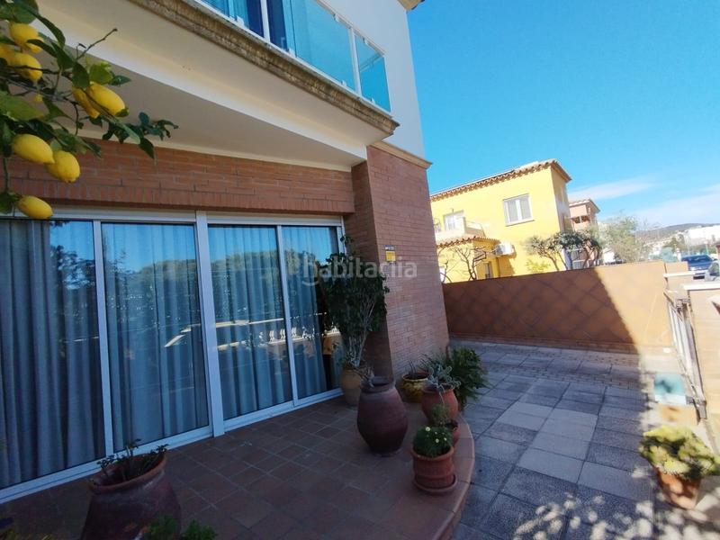 Foto b042dcae-5d83-423b-84bd-0bec8203a6c9. Casa adosada en Poble Calonge
