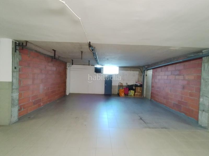 Foto d7f3e8da-74c5-4e56-af8e-de39f91dd3a0. Autoparkplatz in Eixample-Horta Capallera Figueres