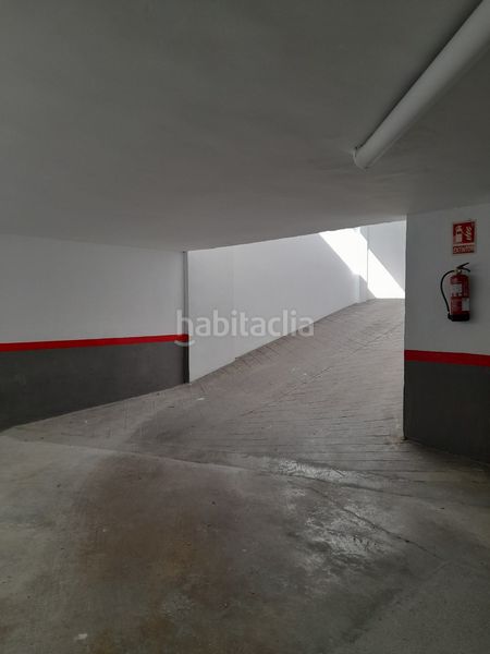 Foto a12f9af8-78eb-4eb4-aaad-30839b1a9d39. Aparcament cotxe a Olot