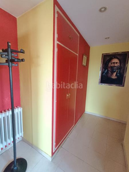 Foto 189f7b11-f041-45df-b328-f227ccc75c72. Penthouse with heating in Creu de la Mà Figueres