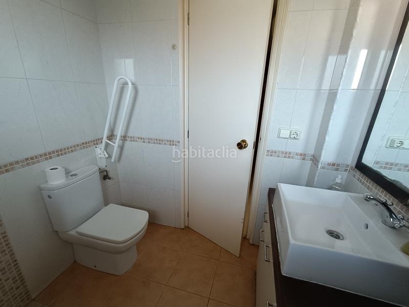 Foto 65215359-a306-46dd-a3ca-3c6f69ba5f0c. Penthouse with heating in Creu de la Mà Figueres