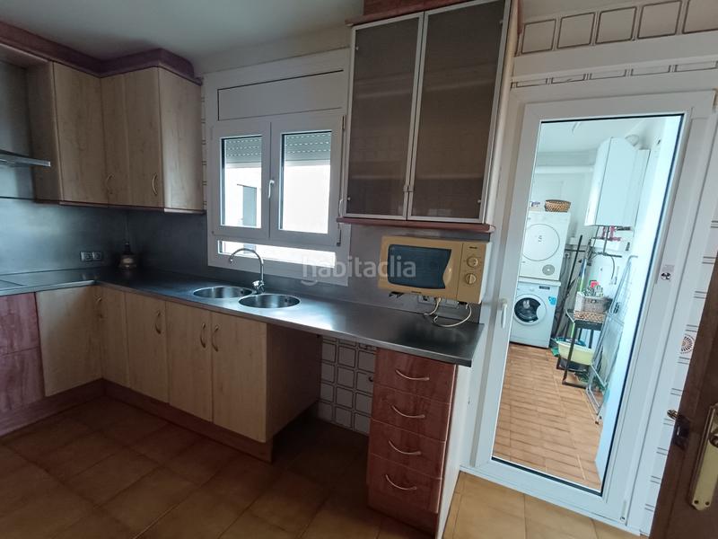 Foto 9d63ec8d-cd5c-4e77-833f-15d01a75248c. Penthouse with heating in Creu de la Mà Figueres