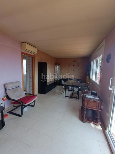 Foto b791f75c-0217-4018-bc57-cb487b623839. Penthouse with heating in Creu de la Mà Figueres