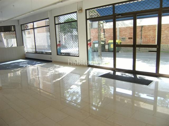 Foto cb082f35-a904-4790-b894-b66a90e21a81. Local comercial a Olot