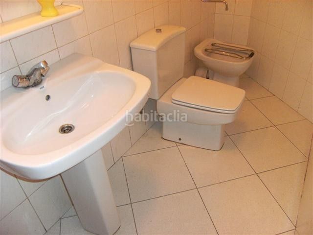 Foto f65bd487-128f-468a-861d-40ebde4f5d82. Local comercial a Olot