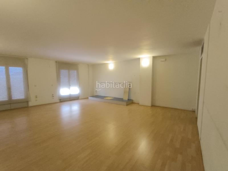 Foto c1146b20-cd5d-4b9e-bbf1-95b7c312442b. Alquiler local comercial en Centre Figueres