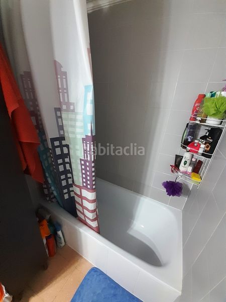 Foto c578aa3b-dfca-4fcc-a720-b4881450e8c8. Pis amb calefacció aparcament a Olot