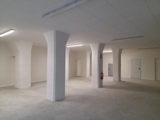 Lloguer Local Comercial  Peraires
