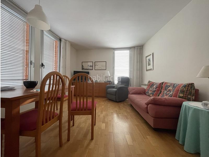 Foto 2f628fe9-82bf-45e8-bb54-84d52bf6928a. Lloguer pis amb calefacció a Banyoles