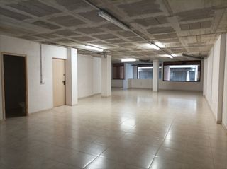 Rent Business premise  Pere iii