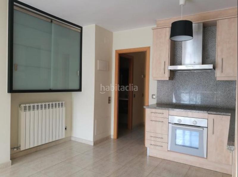 Foto 04436c46-3357-4639-893c-e10e8d25a9b2. Pis amb calefacció aparcament a Olot