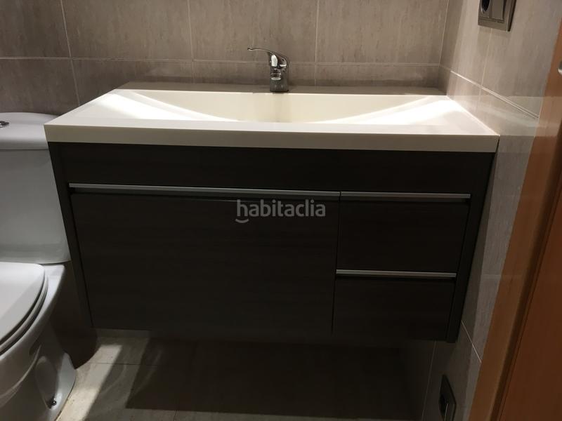 Foto 7f05ab4d-a46c-4dcc-afbf-fdcf87652f42. Pis amb calefacció aparcament a Olot