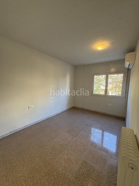 Foto 23e29780-0d20-43ee-84f8-1ceb62c43084. Rent flat with heating parking in Montilivi Girona