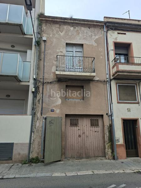 Foto a8caa7db-46ba-4ff0-8879-e233b39070ba. Casa adosada en Creu de la Mà Figueres
