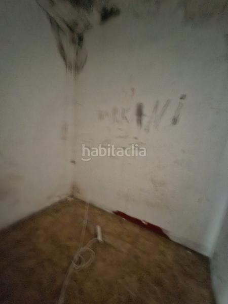 Foto 3541eec8-717e-4d96-8866-d1eade4f5657. Casa adossada amb aparcament a Creu de la Mà Figueres