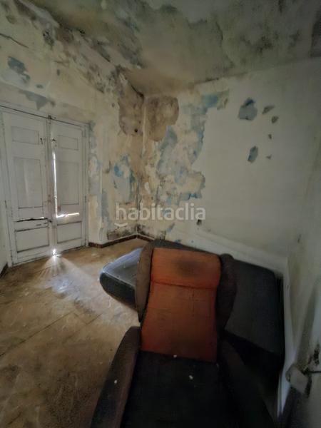 Foto 99063212-4b5f-4586-a337-2c5cd5cd205a. Casa adossada amb aparcament a Creu de la Mà Figueres