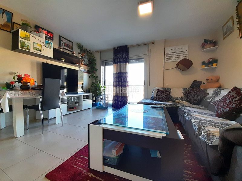 Foto b1c2ff80-6090-4f29-8bd8-60d3e8d6556d. Pis amb calefacció aparcament a Olot