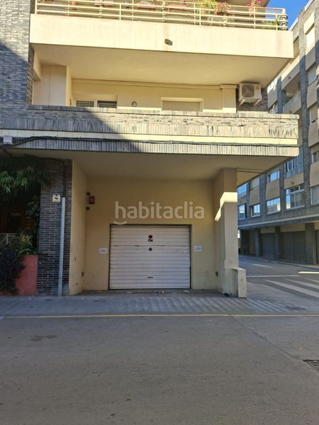 Foto 0903fc2e-92b9-4767-98d4-030889381842. Aparcament cotxe a Centre Figueres