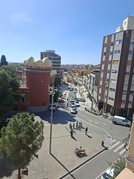 Foto a83500de-3dee-4faf-ab45-9969a2d8c10b. Pis amb calefacció aparcament a Eixample-Horta Capallera Figueres