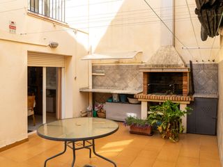 Casa adossada a D"ALGAVIRA